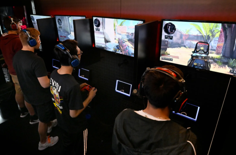 A Connected World of Play: Understanding the Growth of Online Gaming and Digital Recreation